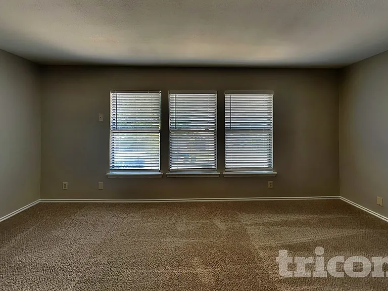 8015 Chestnut Barr Dr — Photo 10