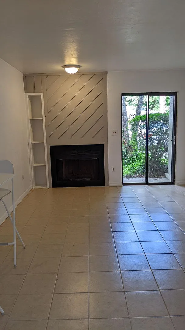 Creekside Villas E1 — Photo 1