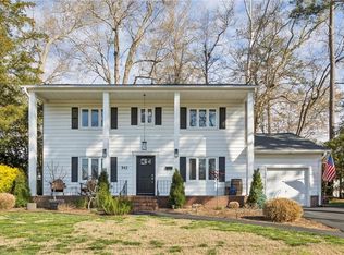 542 Kings Ct, Newport News, VA 23606