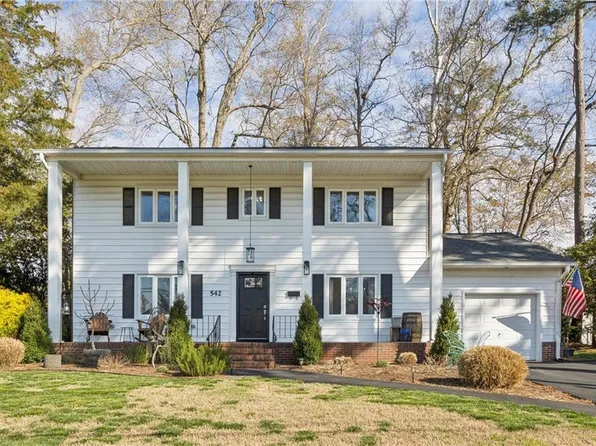 542 Kings Ct, Newport News, VA 23606