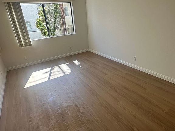 5th image of 3711 Glendon Ave APT 102