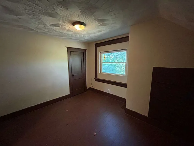377 Talbot Ave #4 — Photo 8