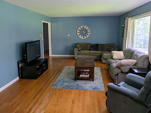 4th image of 8375 Vassar Dr