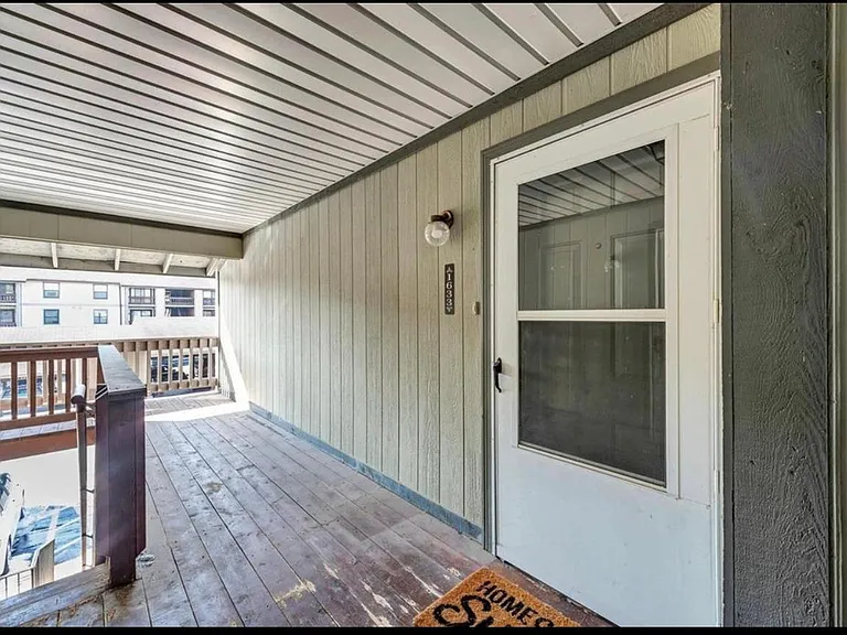 1633 Summergate Pkwy #P — Photo 4