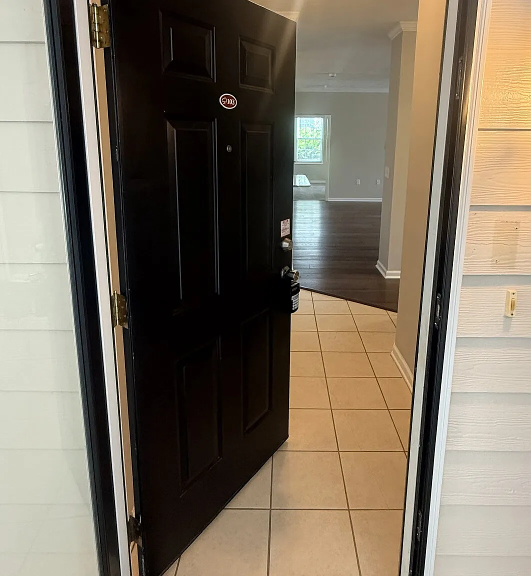 3 bed, 2.0 bath, 1310 sqft, $1,500 — Photo 2