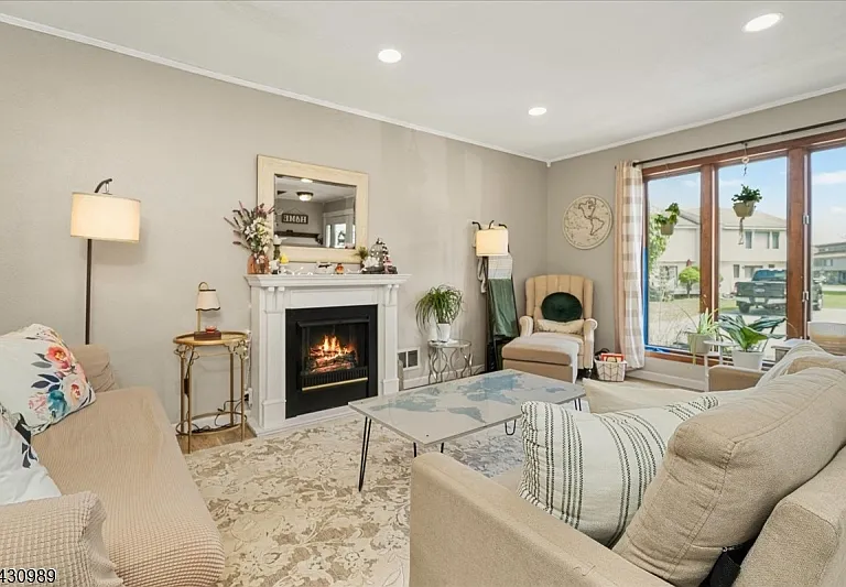 204 Dakota Dr — Photo 12