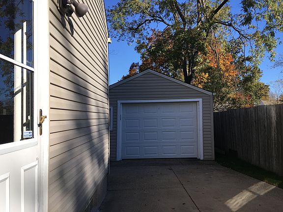 2nd image of 1525 Multnoma Ave