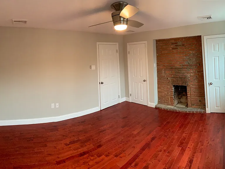638 Catharine St #3 — Photo 12