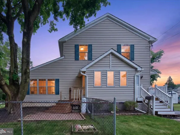 280 Olive St, Warminster, PA 18974