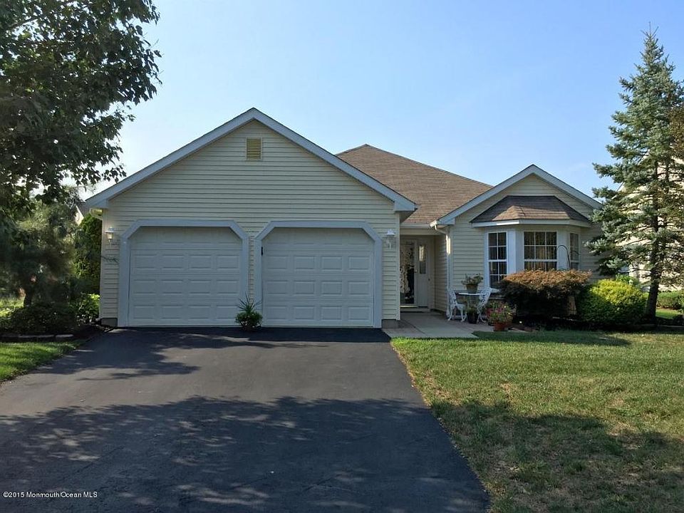 1st image of 2 Rosewood Dr