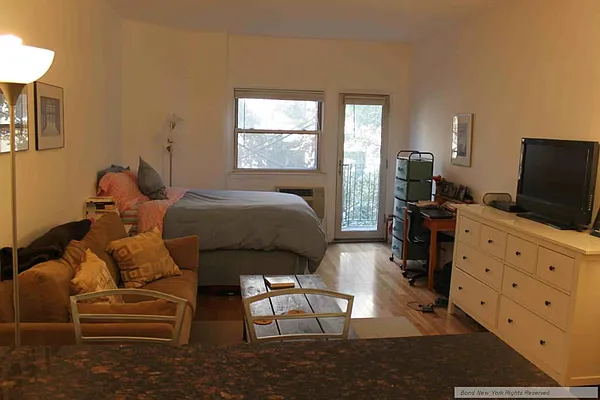 Rented by Bond New York | media 6