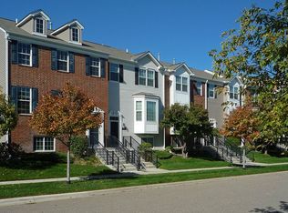 1646 Riverside Dr, Shakopee, MN 55379