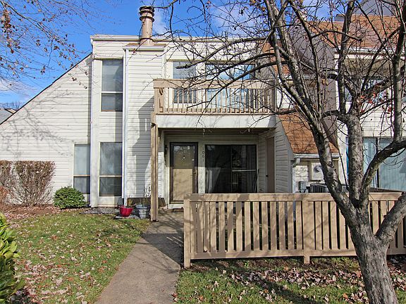 2nd image of 1061 Warwick Ct