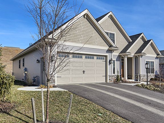 The Connor is a fabulous 2 story Garden Home