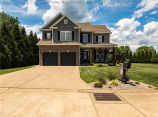 43 Fieldstone Dr, Fraziers Bottom, WV 25082