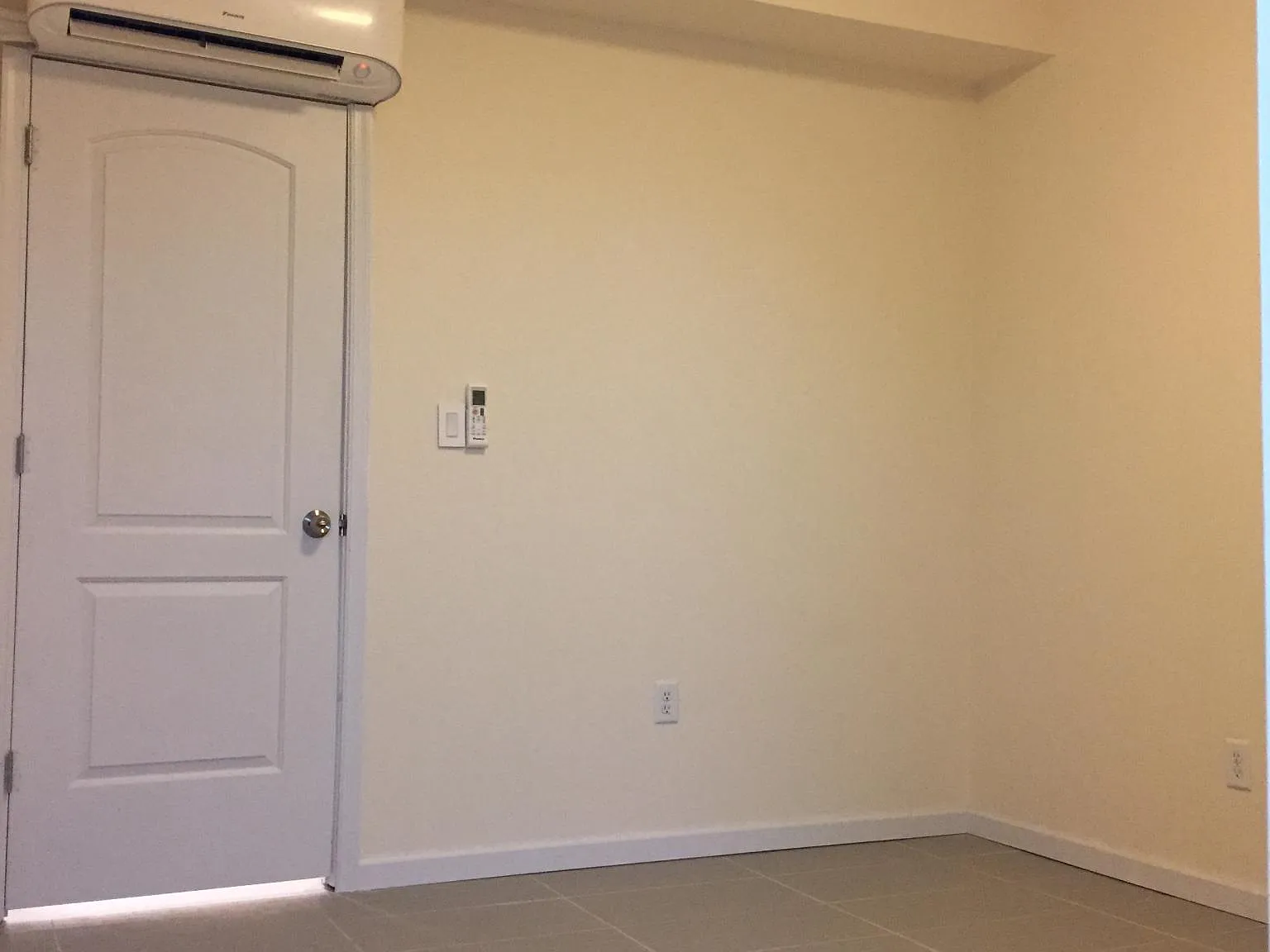 1 bed, 1.5 bath, 1126 sqft, $1,350 — Photo 3