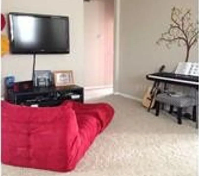 607 Wisteria Ct