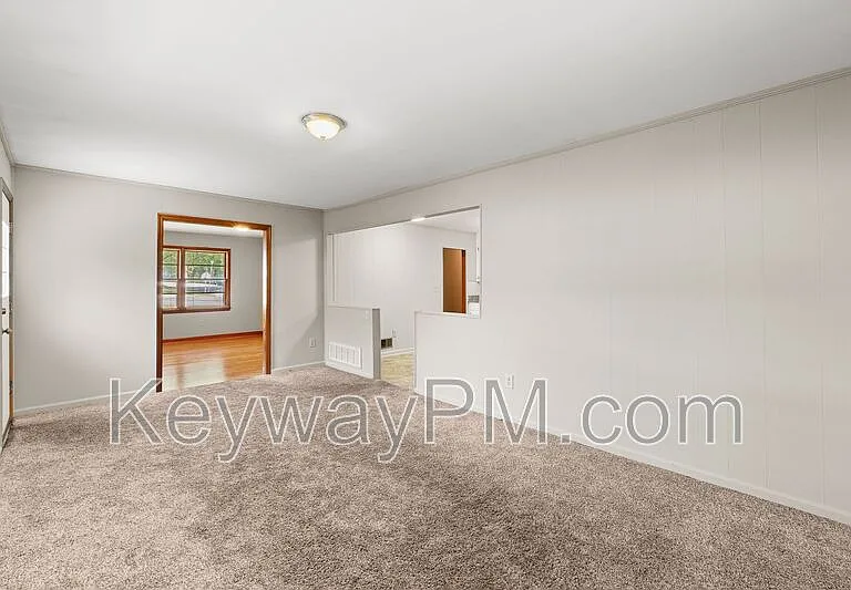 3301 Westmont Dr — Photo 6