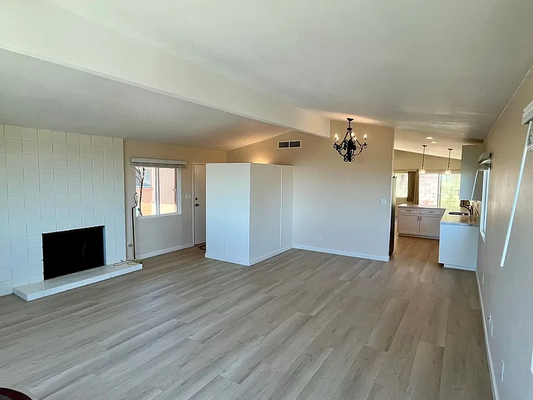 3159 Lloyd St — Photo 8