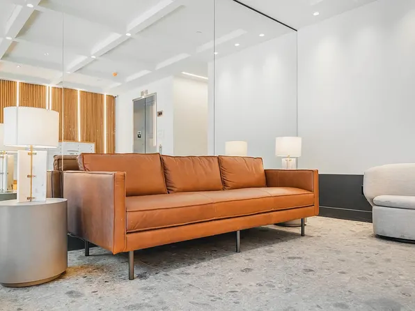 420 Gates Avenue image 8 of 9