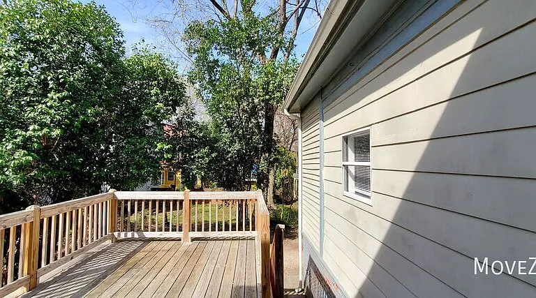 209 E Peace St #C — Photo 24