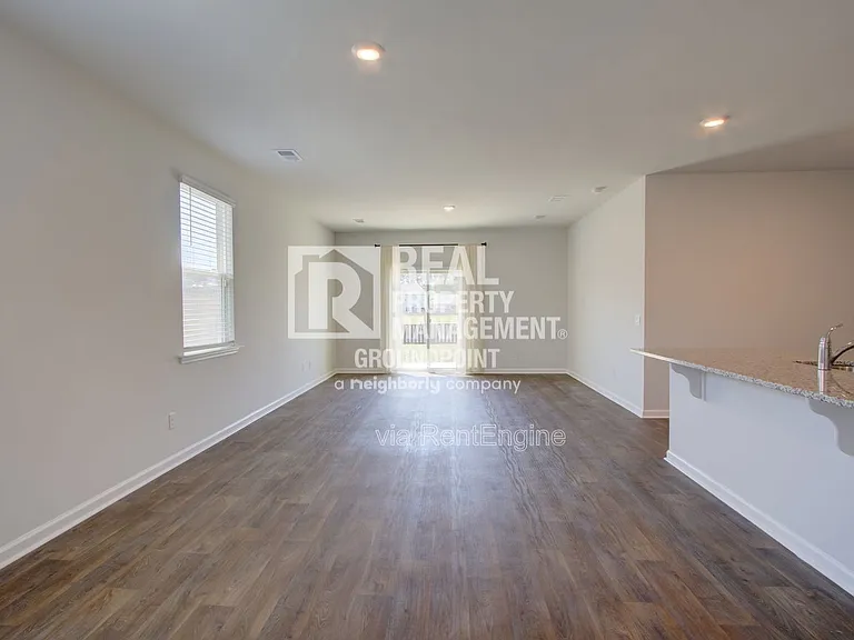 729 Long Bluff Rd — Photo 8