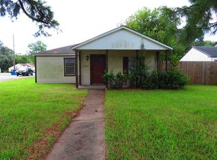 6264 32nd St, Groves, TX 77619