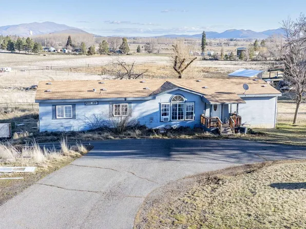 5309 Blue Mountain Dr, Klamath Falls, OR 97601