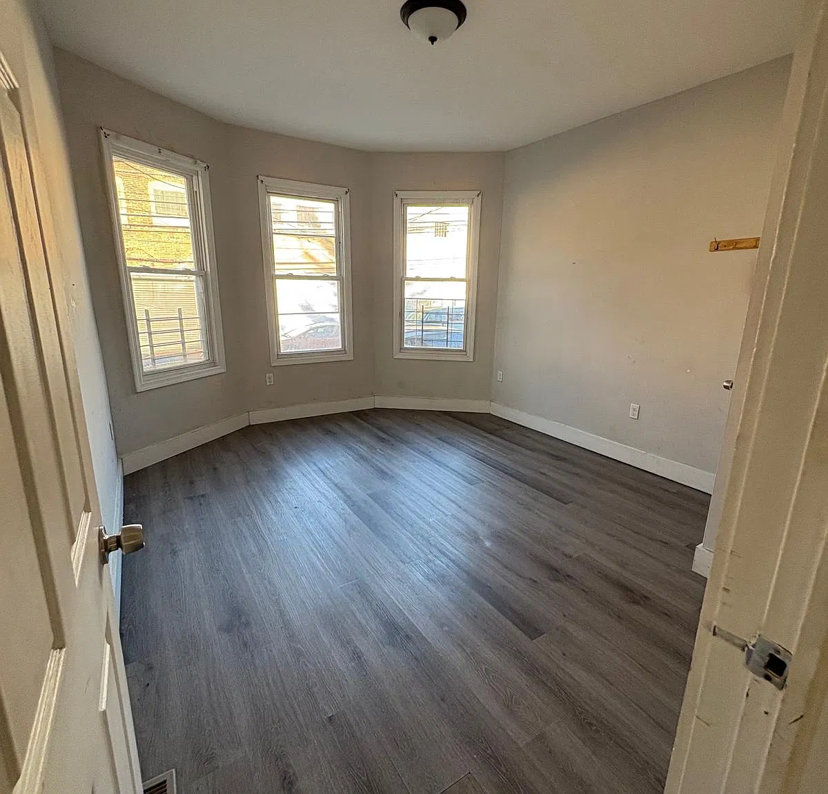 3 bed, $2,045 — Photo 4
