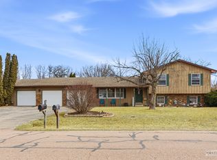 1238 Lakewood Dr, Somonauk, IL