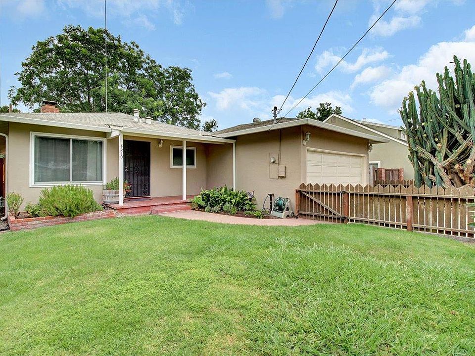 1st image of 2340 Glen Way