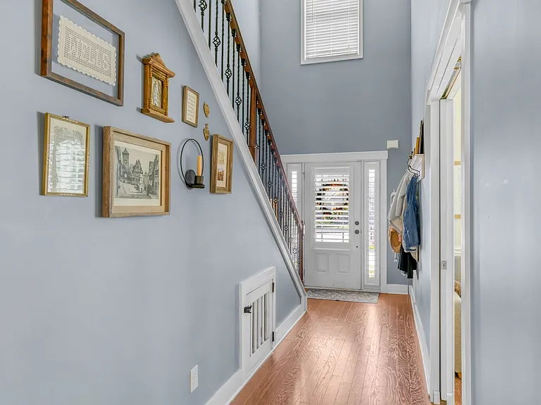 324 Frontier Cir — Photo 30
