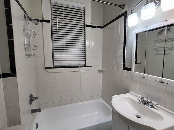 5th image of 1310 Willow Branch Ave #15