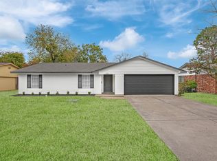 721 W Springdale Ln, Grand Prairie, TX 75052