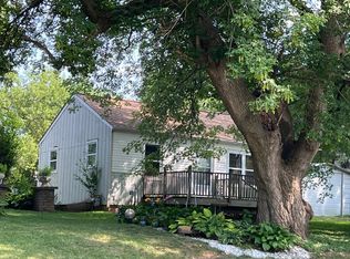 6422 W Rawson Bridge Rd, Cary, IL 60013