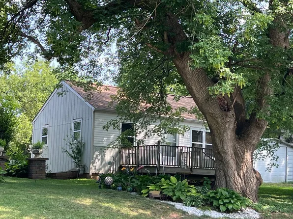 6422 W Rawson Bridge Rd, Cary, IL 60013