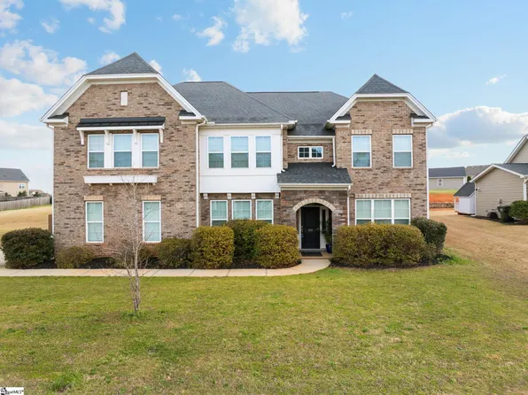 313 Scotts Bluff Dr, Simpsonville, SC 29681