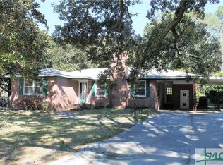 4 Leach Dr, Savannah, GA 31406