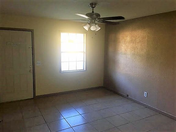 4th image of 1004 Oak Hollow Pl