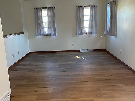 5th image of 2 Georgetown Ct