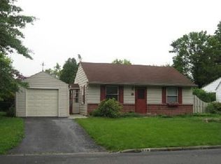 548 Chelsea Ln, Allentown, PA 18104
