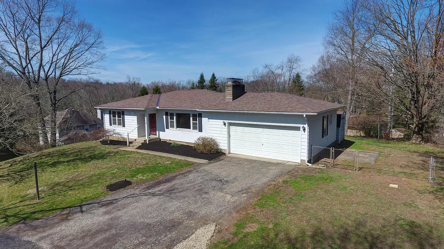 134 Seymour Pl photo 1