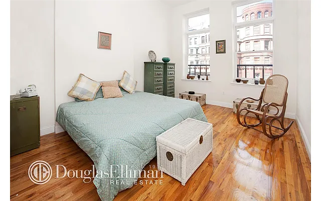 Sold by Douglas Elliman | media 35