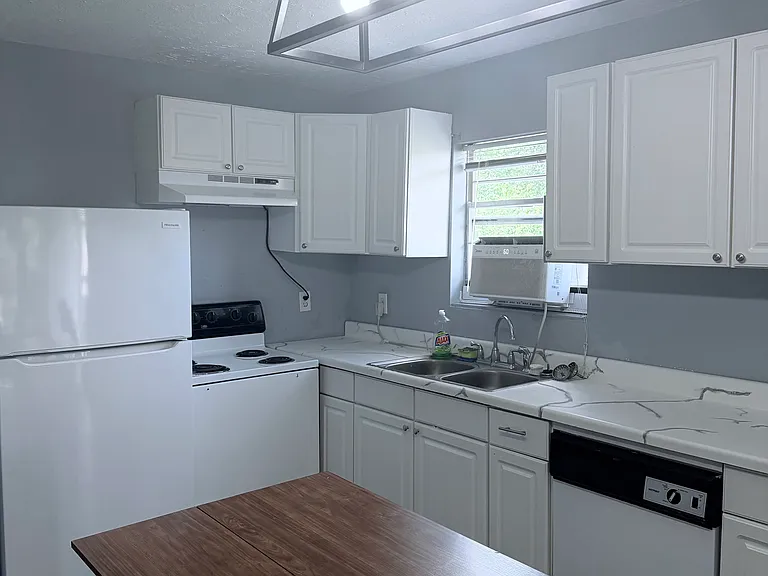 8404 Henry St #1 — Photo 5