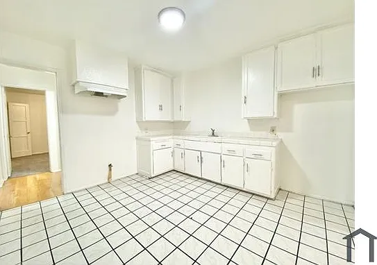 6337 10th Ave — Photo 3