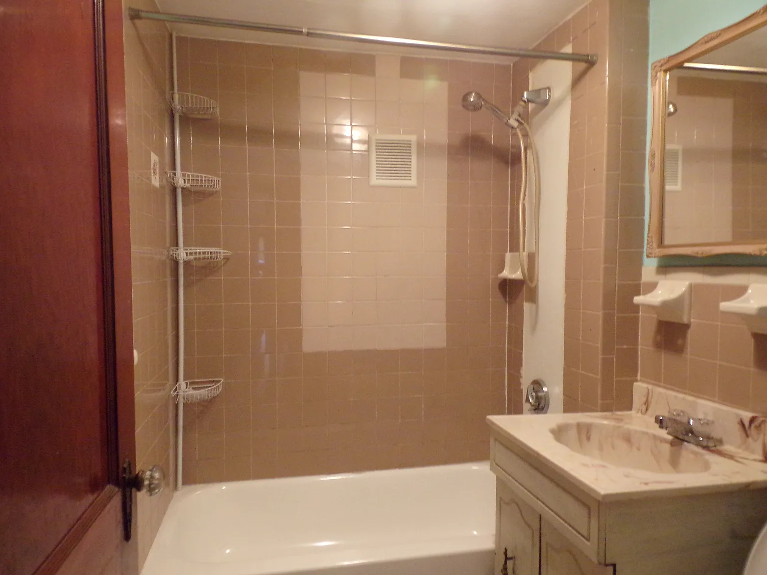 1 bed, 550 sqft, $1,700 — Photo 3