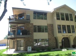 424 4th Ave APT 5, Sheldon, IA 51201