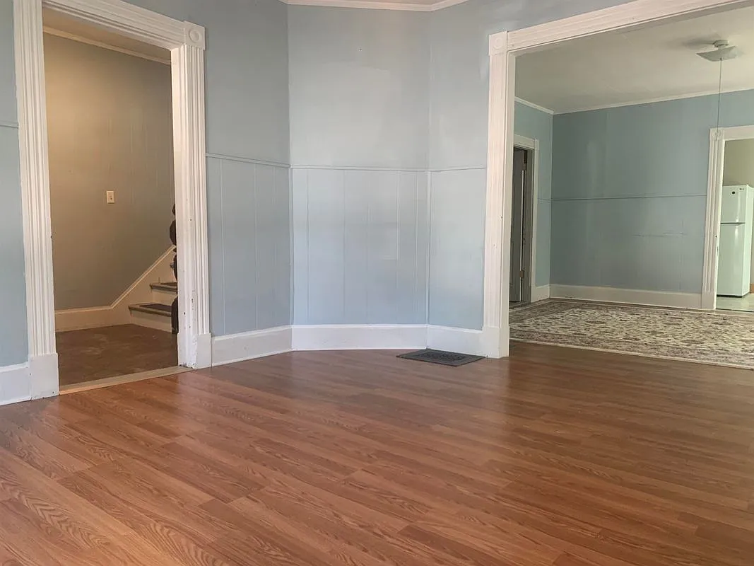 4 bed, 1.0 bath, 1900 sqft, $2,395 — Photo 3