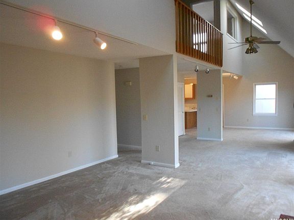 3rd image of 1558 Indian Hills Dr