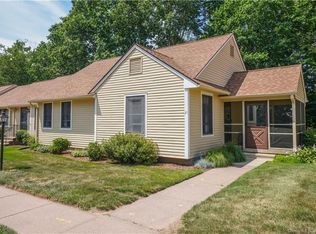 31 Rockhaven Dr #31, Glastonbury, CT 06033